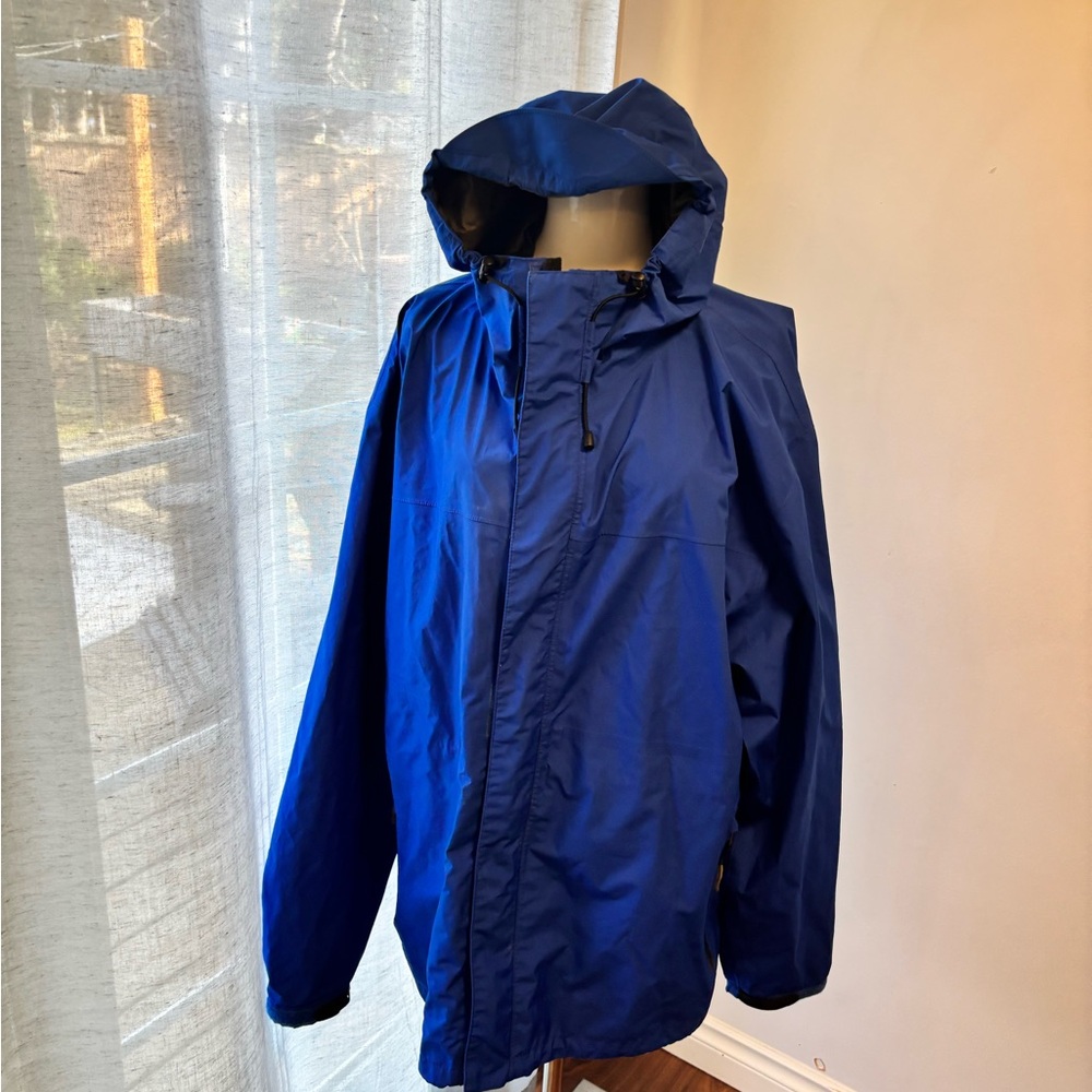 Cabela's Men's Deep Blue Raincoat